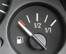 Mẹo xử lý xe khi đang chạy hết xăng